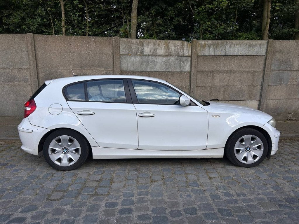 BMW 116i, Autos, BMW, 90 kW, Achat, Boîte manuelle, Noir