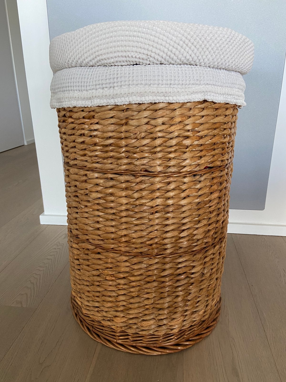 Grand panier à linge en rotin, Enlèvement, Utilisé, Panier à linge