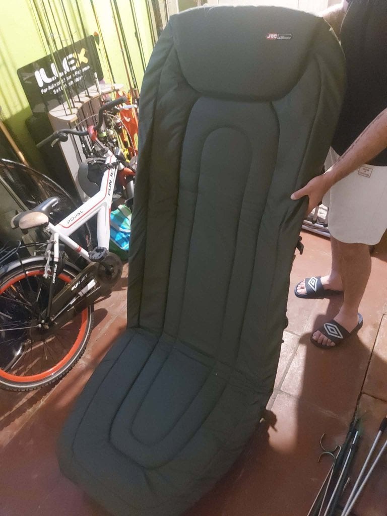 Bed chair jrc + onthaakmat, Watersport en Boten, Hengelsport | Karpervissen, Ophalen, Zo goed als nieuw