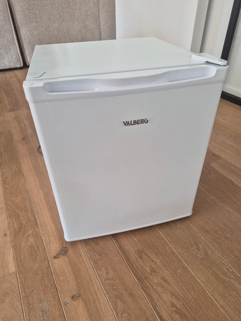 Petit réfrigérateur - neuf, Electroménager, Neuf, Sans bac à congélation, Moins de 45 cm, Enlèvement