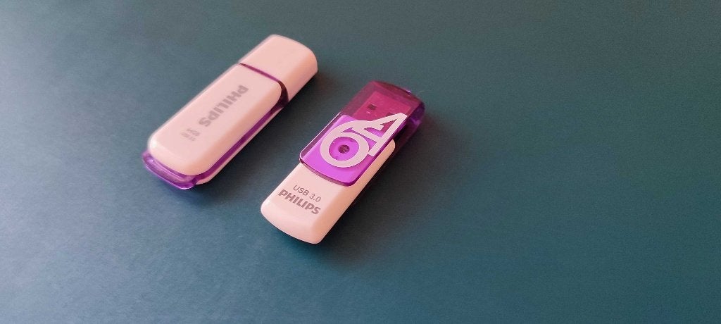 2x 64GB USB, Informatique & Logiciels, Envoi, Comme neuf, 64 GB