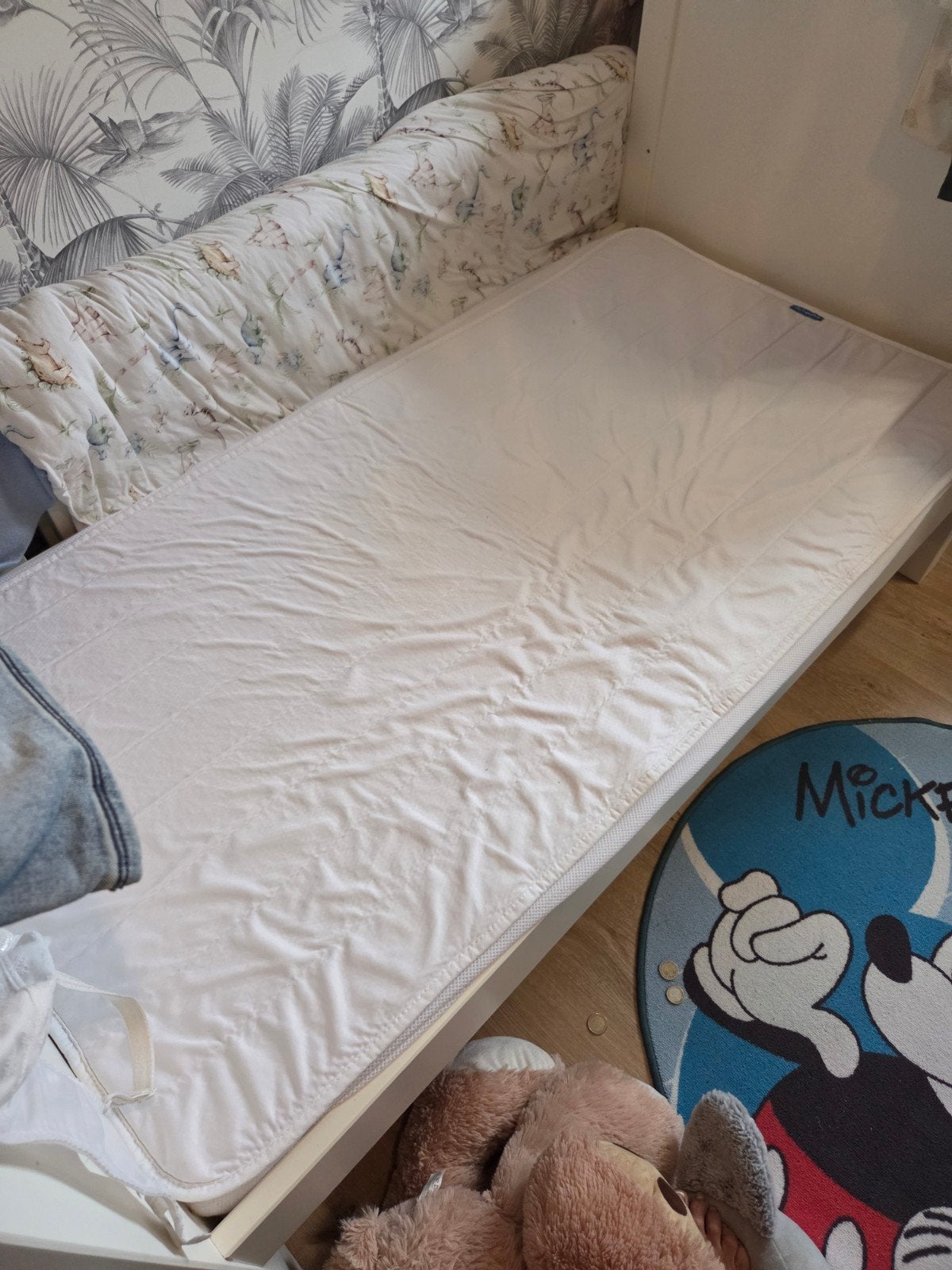 chambre bébé et transformable  avec 2 matelas un anti ettouf, Enlèvement, Matelas