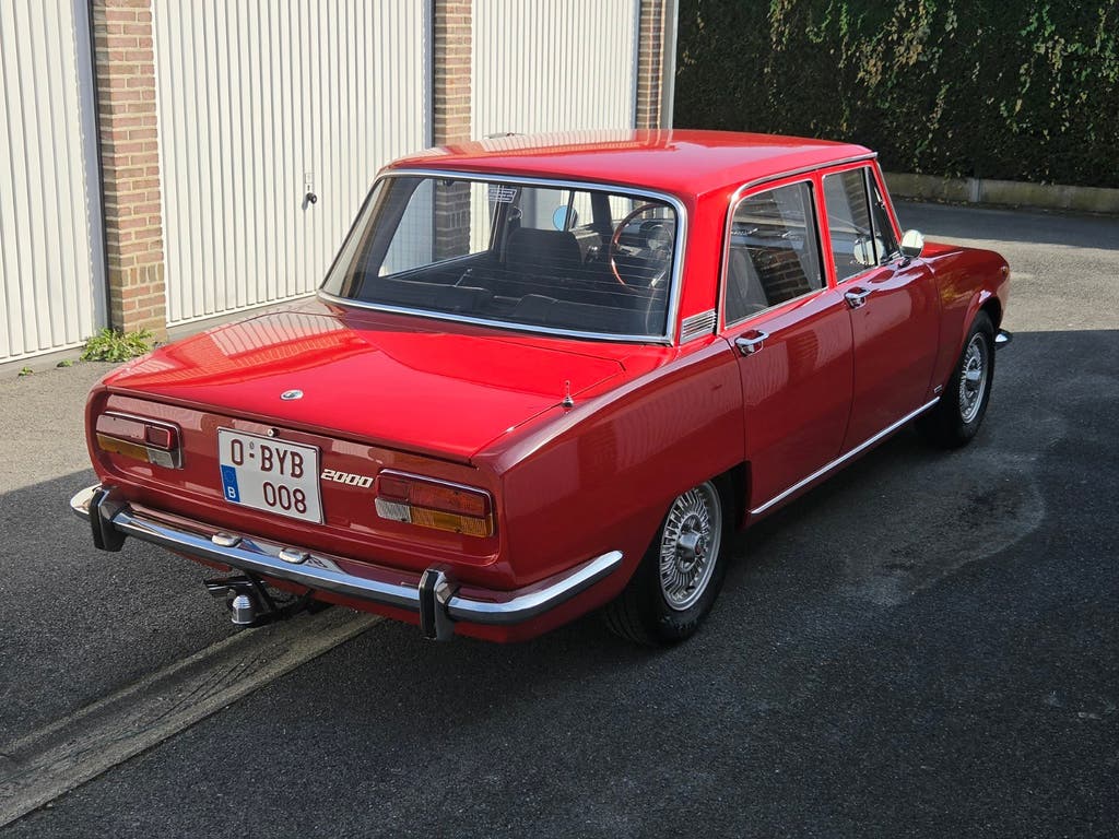 Alfa Romeo 2000 Berlina, foto 3