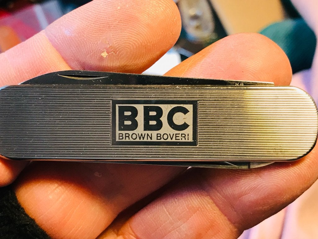 Couteau de poche Victorinox Ambassador BBC Swiss en acier, Caravanes & Camping, Enlèvement ou Envoi, Comme neuf