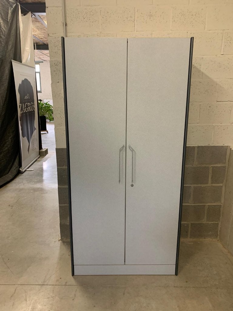 Garderobe, Ophalen, Kunststof, Gebruikt, 50 tot 100 cm