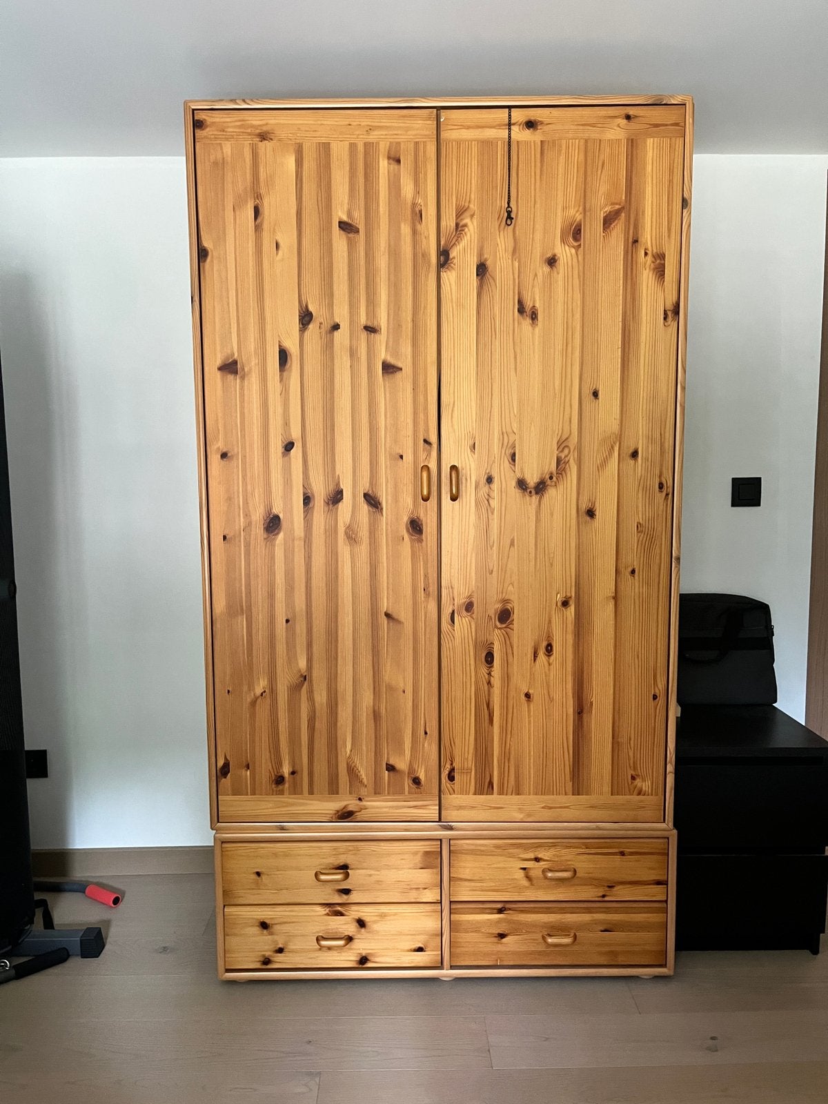 Flexa grenen kleerkast, Natuurlijk, 100 à 150 cm, Utilisé, Avec tablette(s)