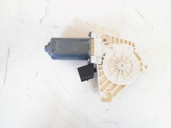 Moteur de vitre portière d'un Mercedes CLA, Autos : Pièces & Accessoires, 3 mois de garantie, Utilisé, -, -