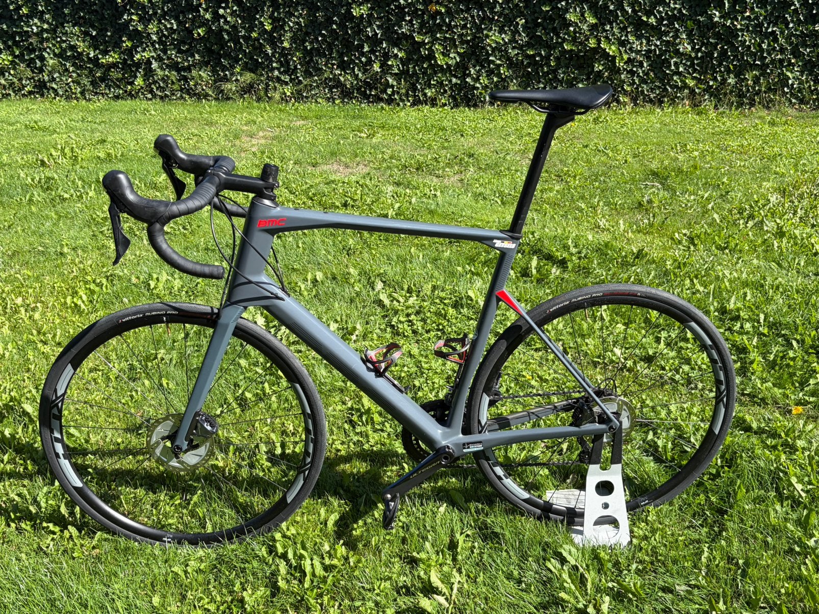 BMC Roadmachine Three (2020) - Carbone Taille 61, Vélos & Vélomoteurs, Enlèvement, Utilisé, 28 pouces, Hommes