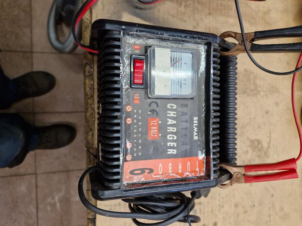 Chargeur de batterie pour batteries acides, Enlèvement, Utilisé