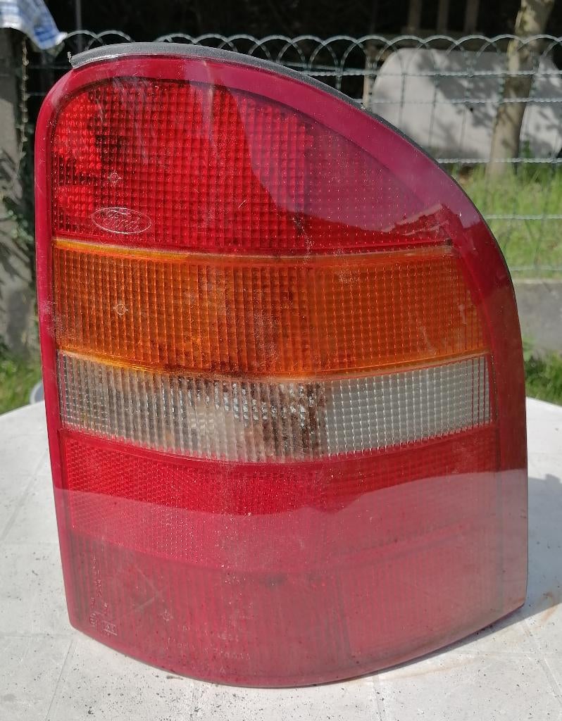 Rechts Achterlicht Ford Mondeo MK1 Clipper (stationwagen), Ophalen, Nieuw, Ford