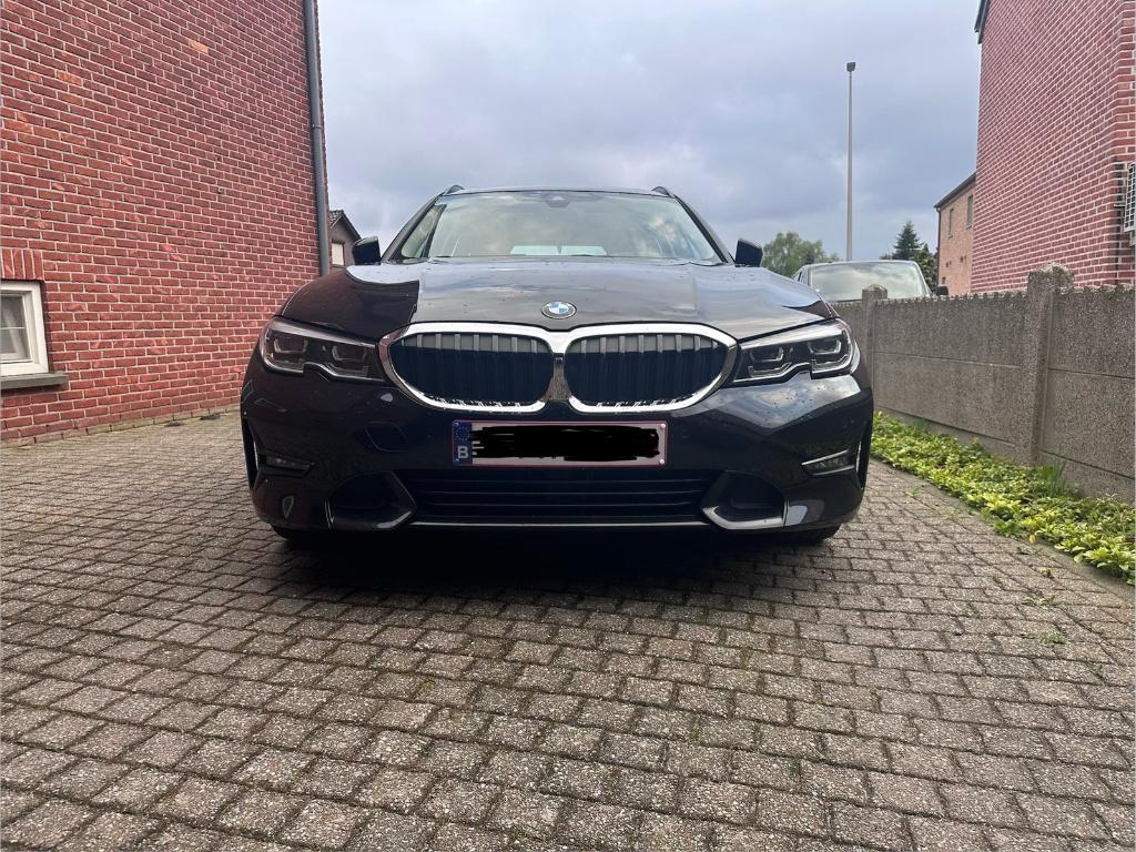 BMW 318, 318d Touring Sportline - Bijna FULL OPTION, Auto's, BMW, Particulier, 3 Reeks, ABS, Achteruitrijcamera, Adaptieve lichten