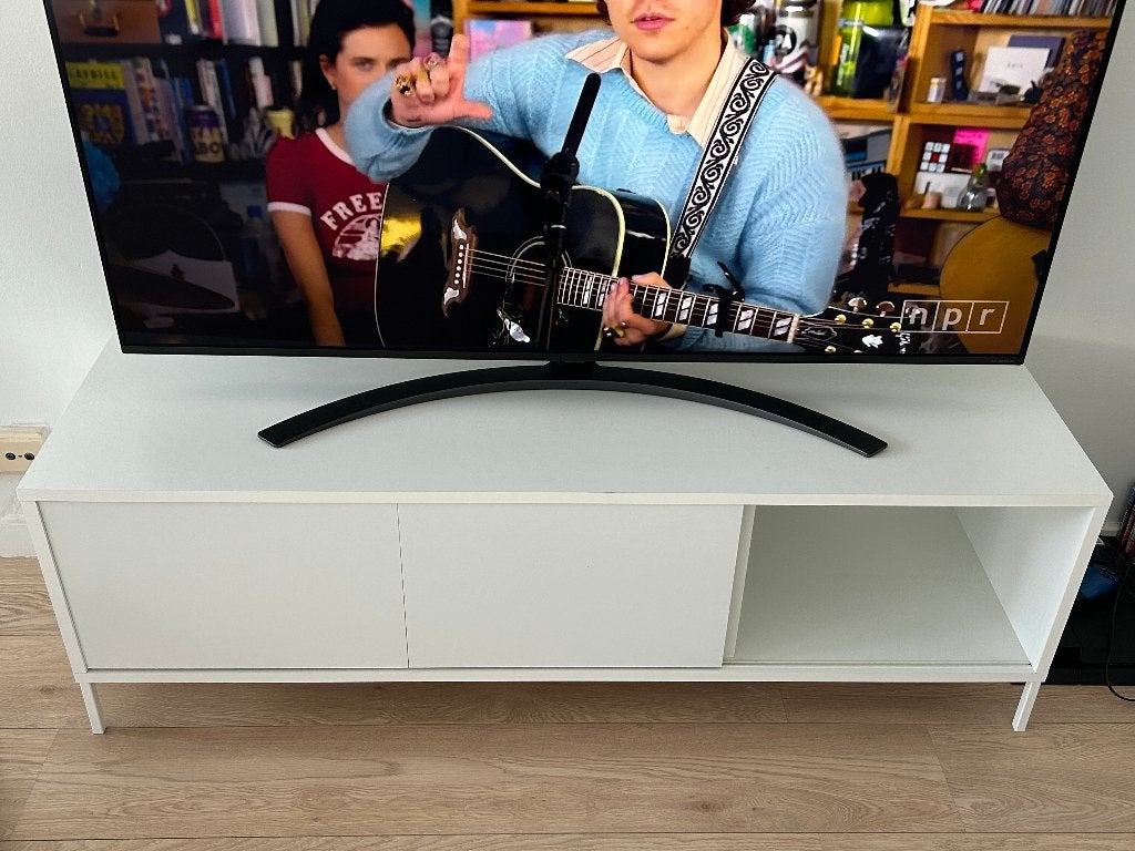 TV TABLE, Huis en Inrichting, Ophalen, Minder dan 50 cm, Gebruikt, 100 tot 150 cm