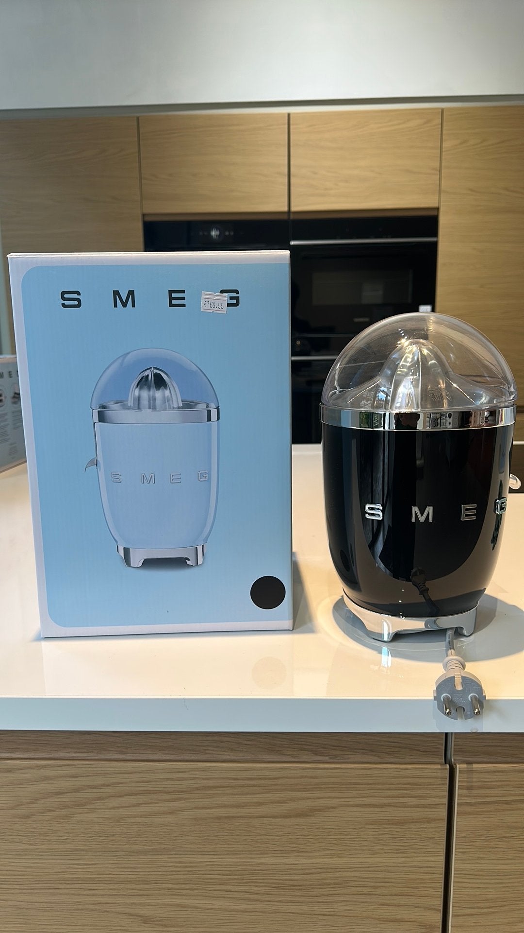 Presse agrume Smeg noir neuf, Electroménager, Moins de 1 litre, Enlèvement, Neuf
