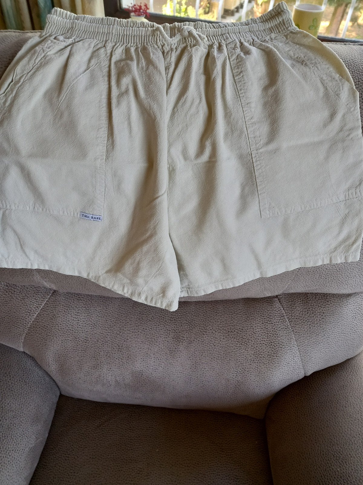 damesshorts, onberispelijk., Maat 38/40 (M), Beige