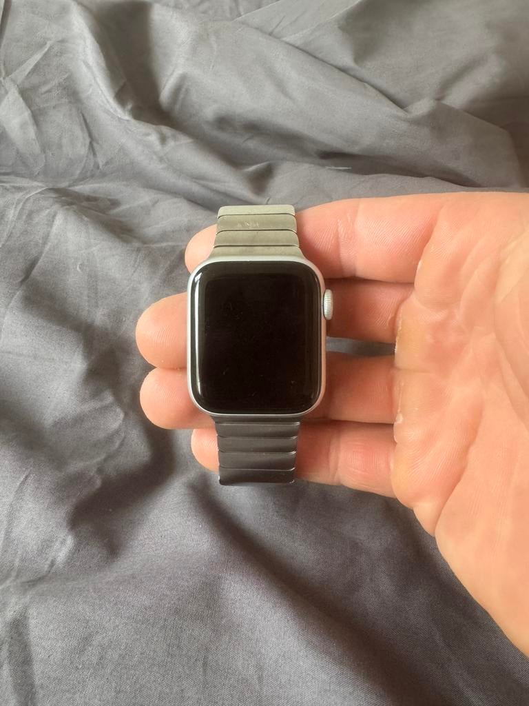 Apple link bracelet + apple watch 5 (defect), Ophalen of Verzenden, Zo goed als nieuw