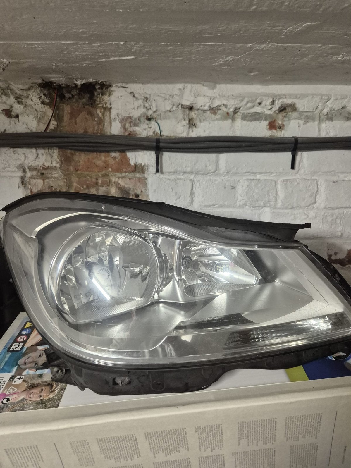 Phare avant gauche Mercedes Classe C W204 S204 Facelift C180, Enlèvement ou Envoi, Utilisé, Mercedes-Benz