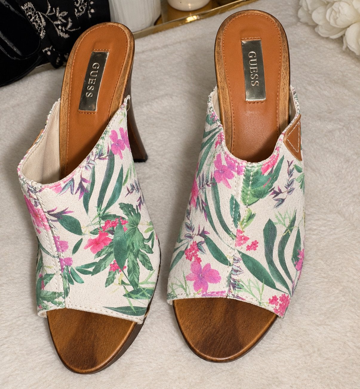 Talons GUESS, Enlèvement ou Envoi, Comme neuf
