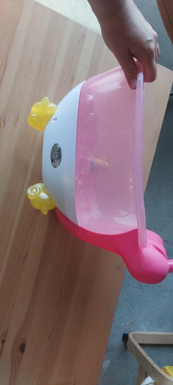 Badje Babyborn, Ophalen