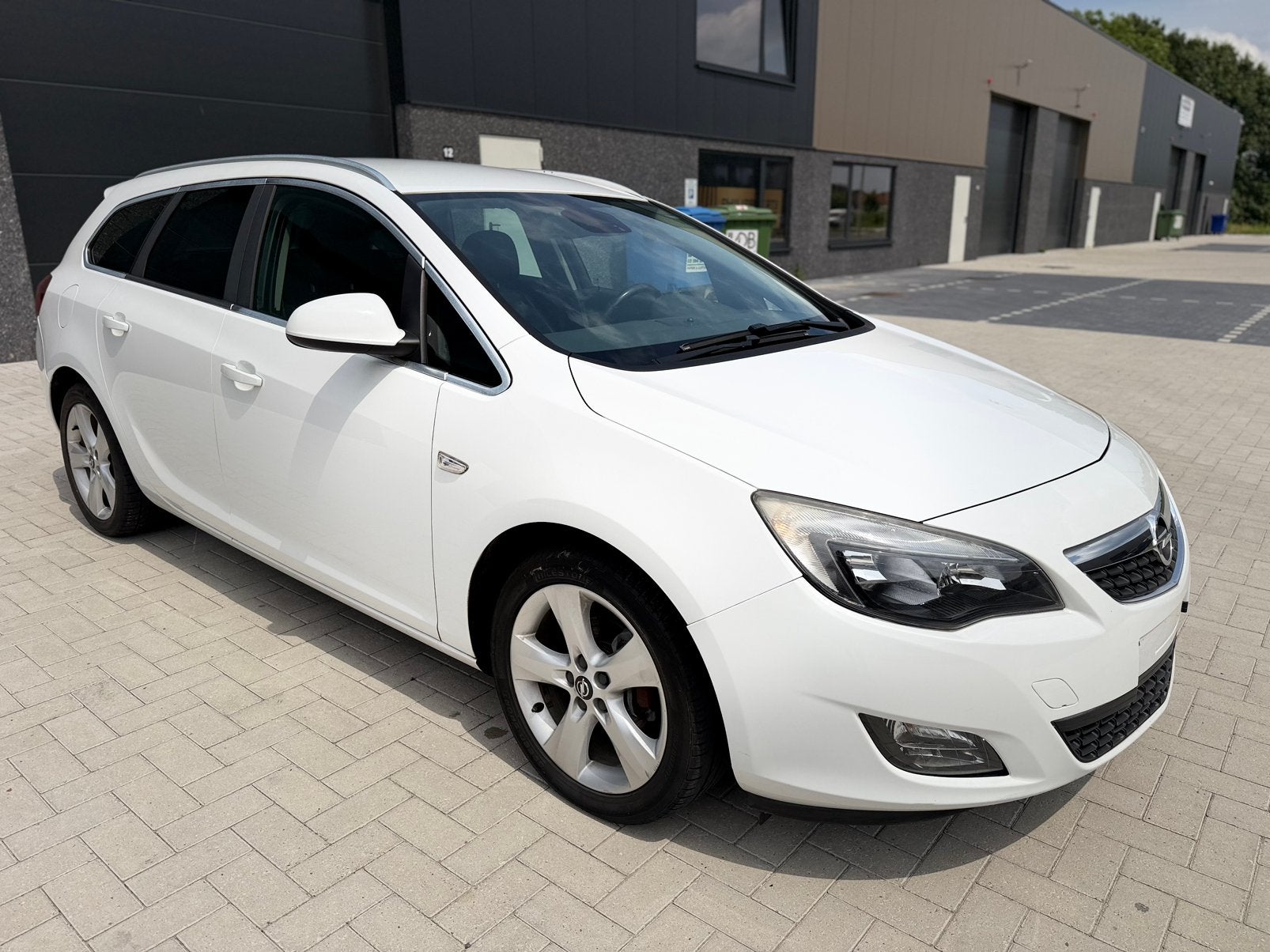 Opel astra 2011 183.500km 1.3 diesel Zeer Proper!!, Auto's, Voorwielaandrijving, Euro 5, Zwart, 4 cilinders