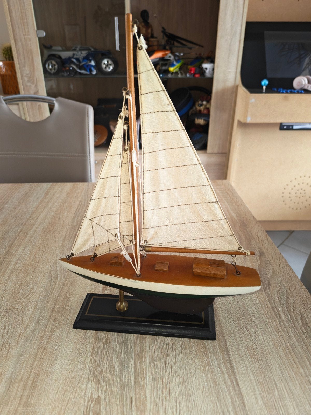 voilier en bois et voiles en tissu 25cm de long et 34 de hau, Enlèvement