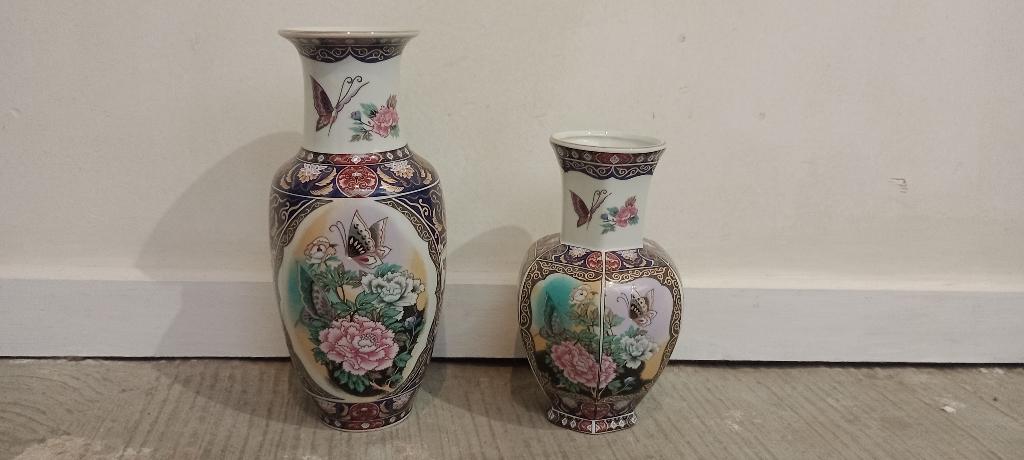 Paire de Vases Japonais Satsuma Vintage - Fleurs & Papillons, Enlèvement ou Envoi