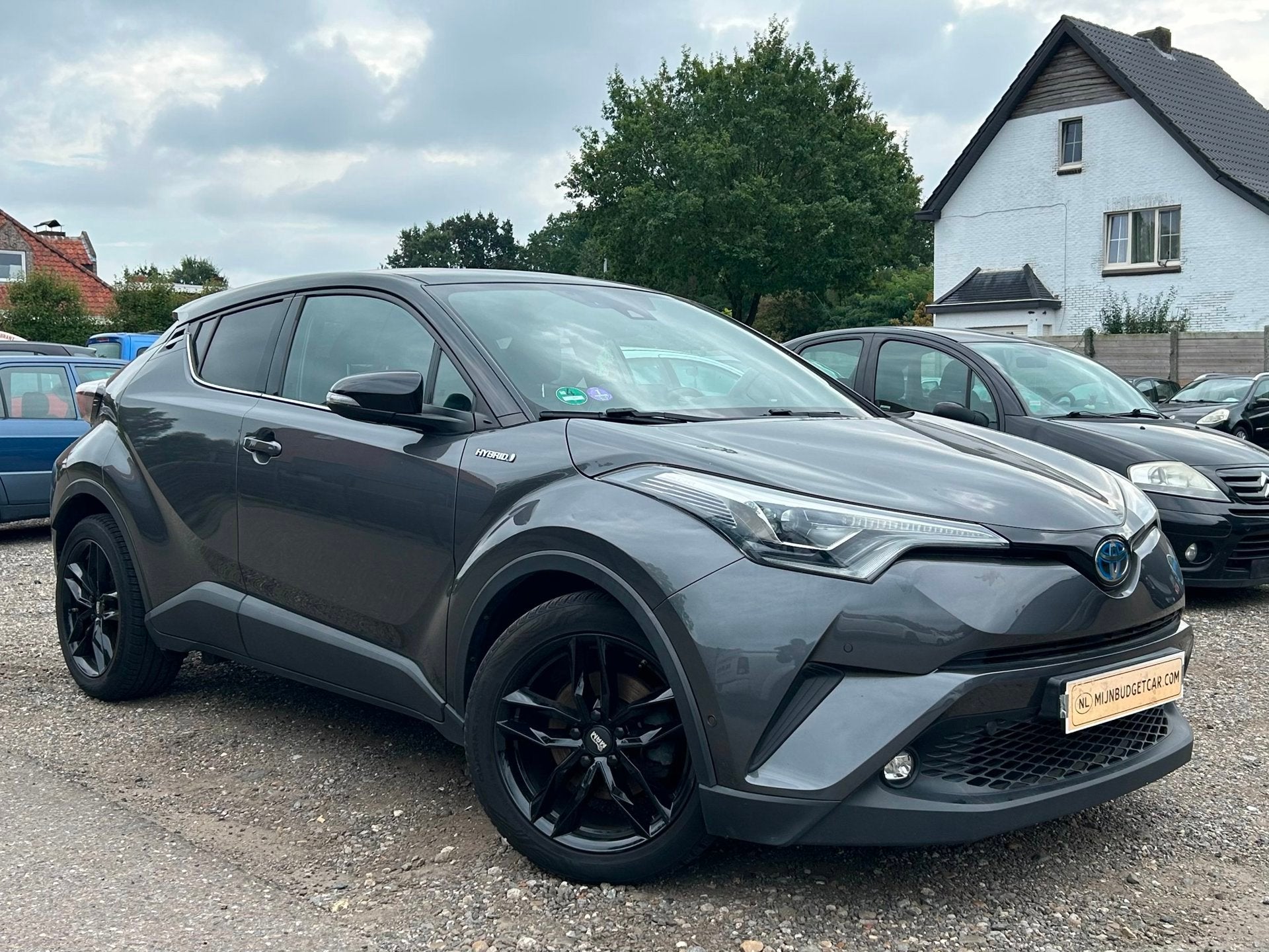 Toyota C-HR 2018 AUTOMAAT 1.8 Hybrid Bi-Tone (automatique), Autos, Cuir, Argent ou Gris, Achat, 725 kg