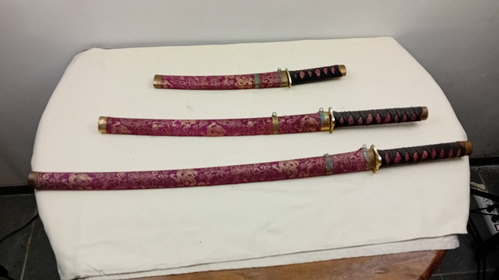 3 katanas ou épées de samouraï, Collections, Objets militaires | Général, Enlèvement ou Envoi, Armée de terre, Épée ou sabre