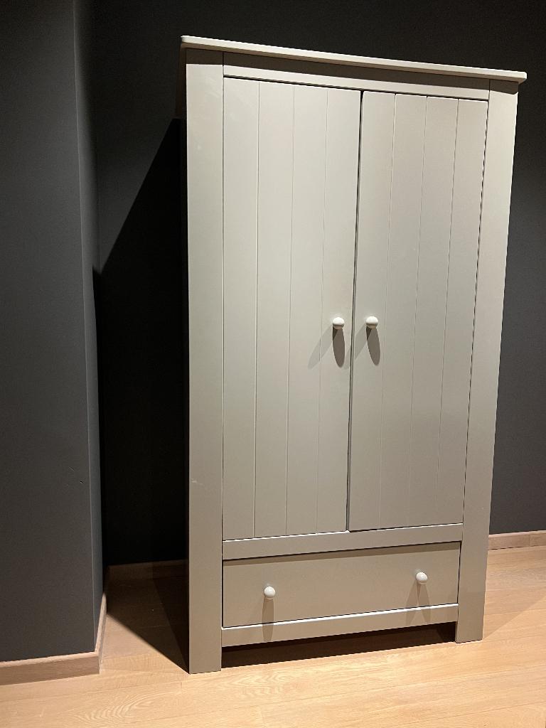 Kast en commode voor kinderkamer in mooi grijs.., Ophalen, Zo goed als nieuw, Commode