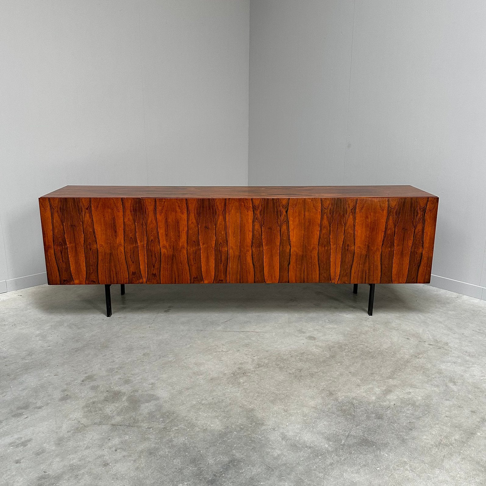 Vintage dressoir sideboard palissander jaren 60 design kast, Huis en Inrichting, Kasten | Dressoirs, Gebruikt, 200 cm of meer