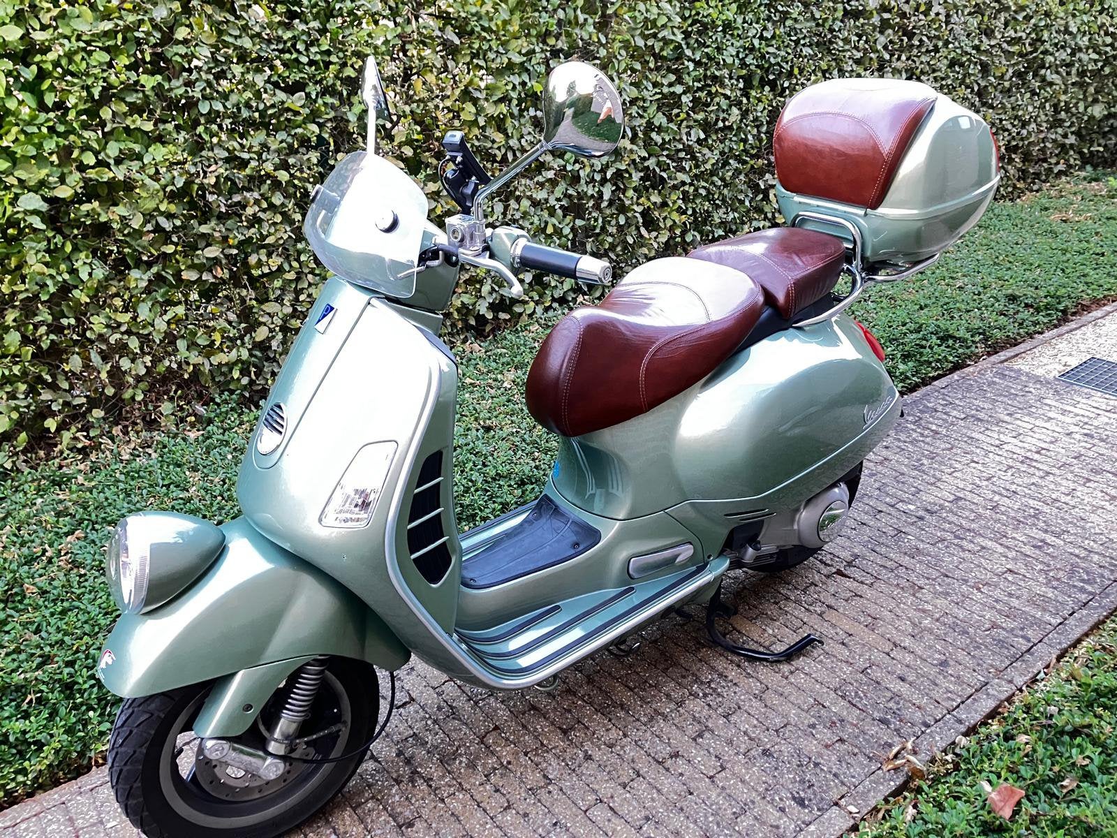 Vespa GTV 250 ( motor) retro uitvoering groen, Particulier