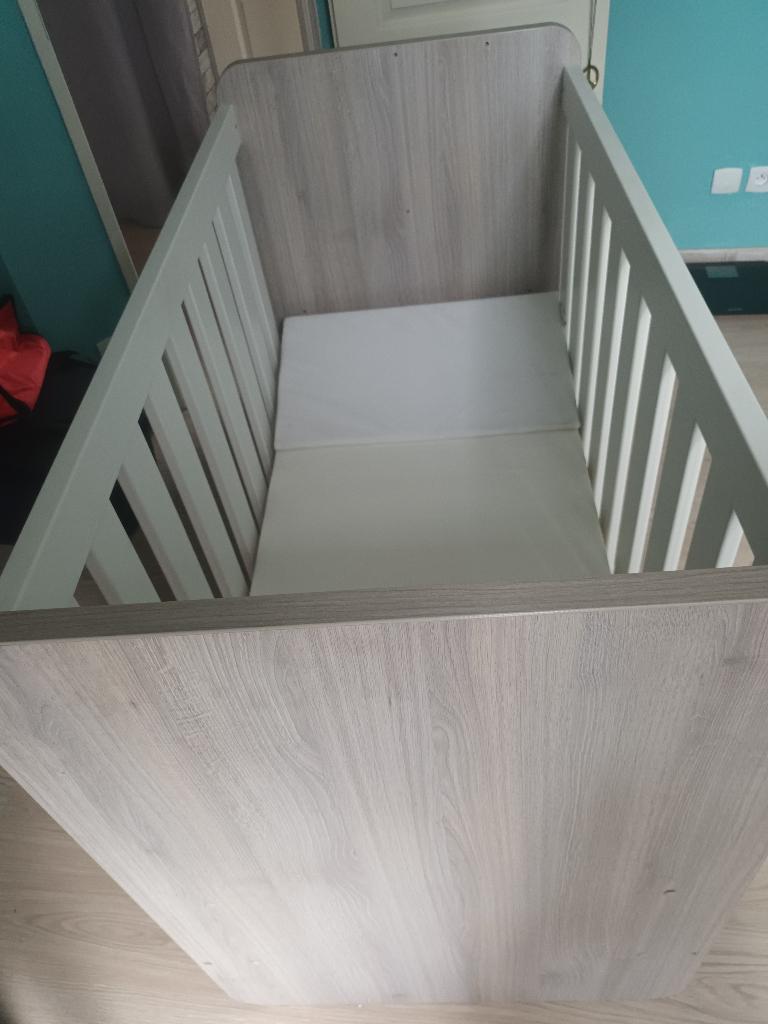 Lit bébé, Enfants & Bébés, Enlèvement, Comme neuf, Matelas