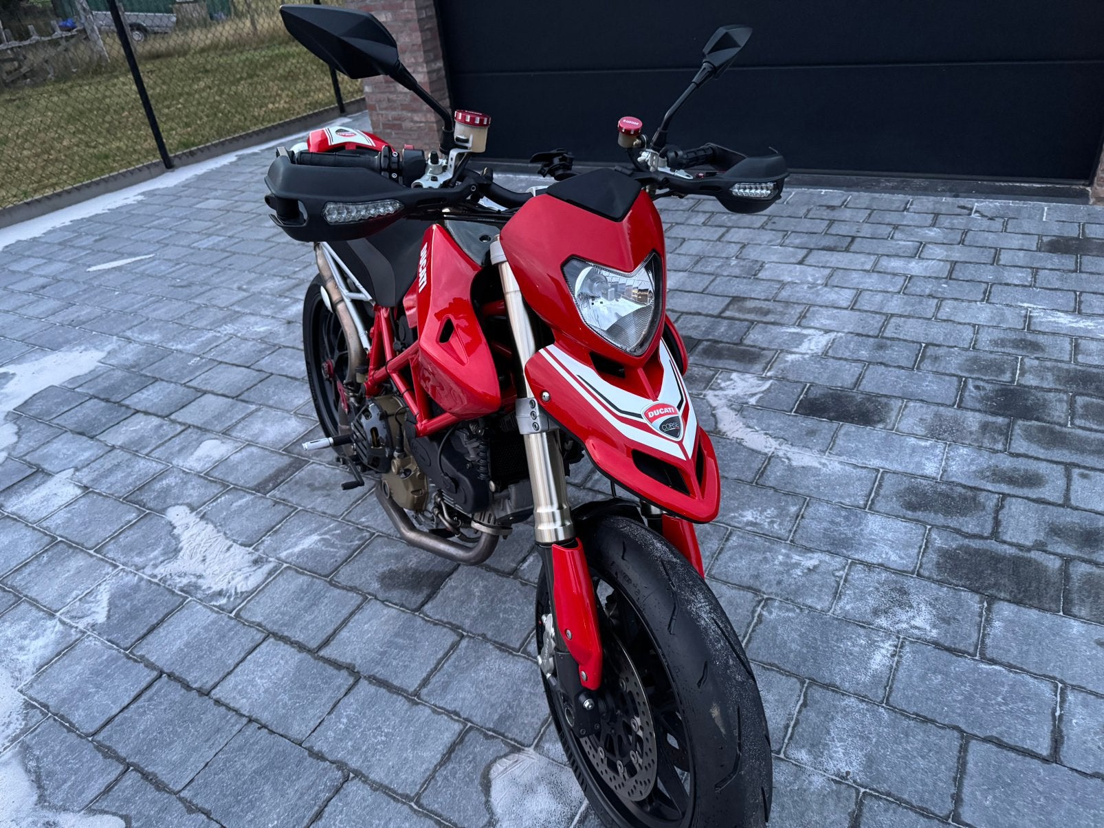 Ducati hypermotard 1100, Motos, Occasion, Plus de 35 kW, 2 cylindres, Particulier