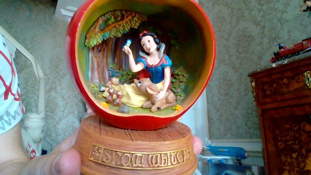 Blanche neige et sa pomme (éclairante )(disney), Ophalen