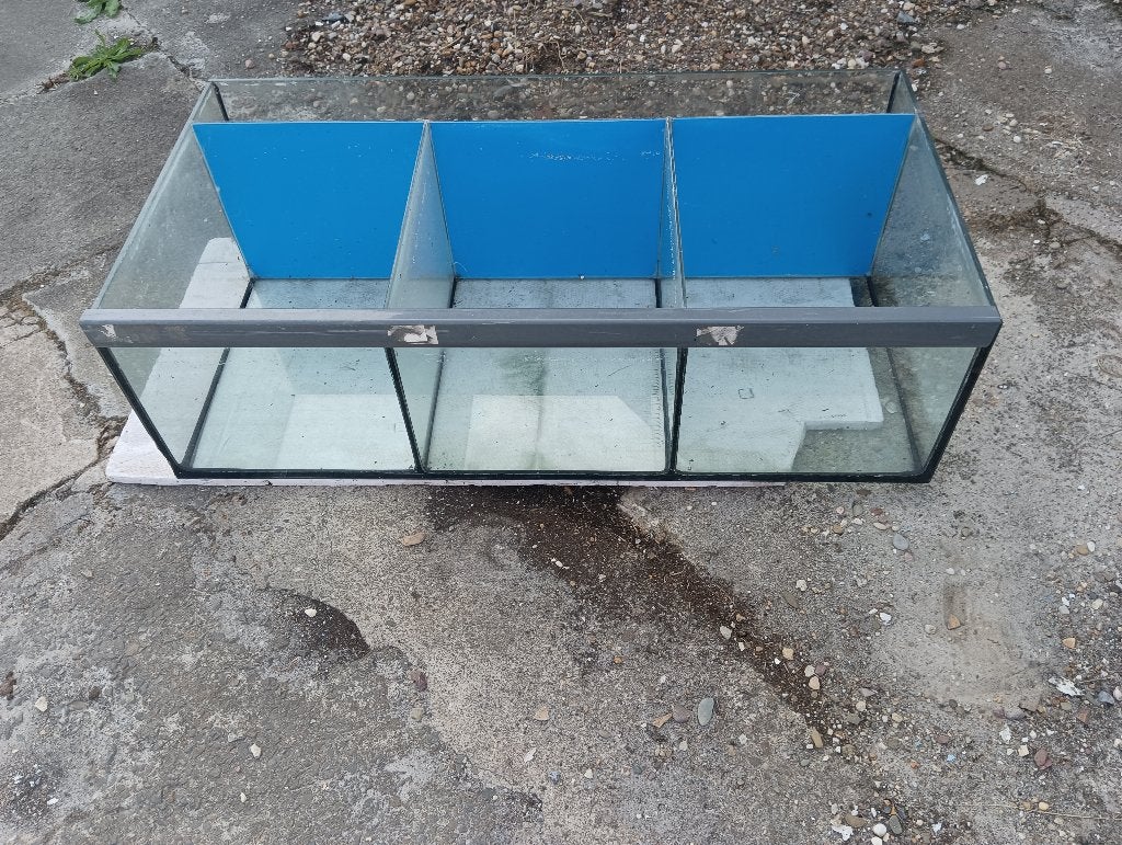 Aquarium de batterie, Animaux & Accessoires, Enlèvement, Utilisé, Aquarium vide