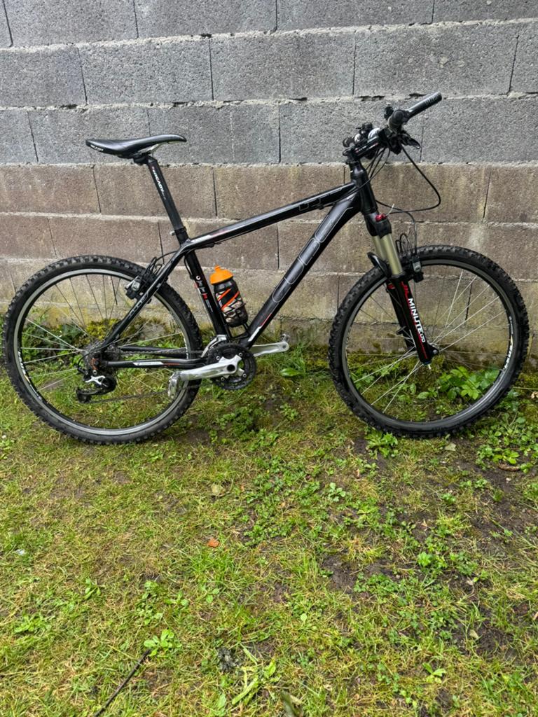 VTT CUBE 26 pouces 30 V peu servi, Vélos & Vélomoteurs, Vitesses, 26 pouces ou plus, Comme neuf, Enlèvement