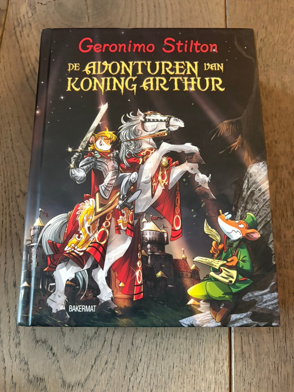 Geronimo Stilton - De avonturen van Koning Arthur, Ophalen of Verzenden, Zo goed als nieuw, Fictie algemeen