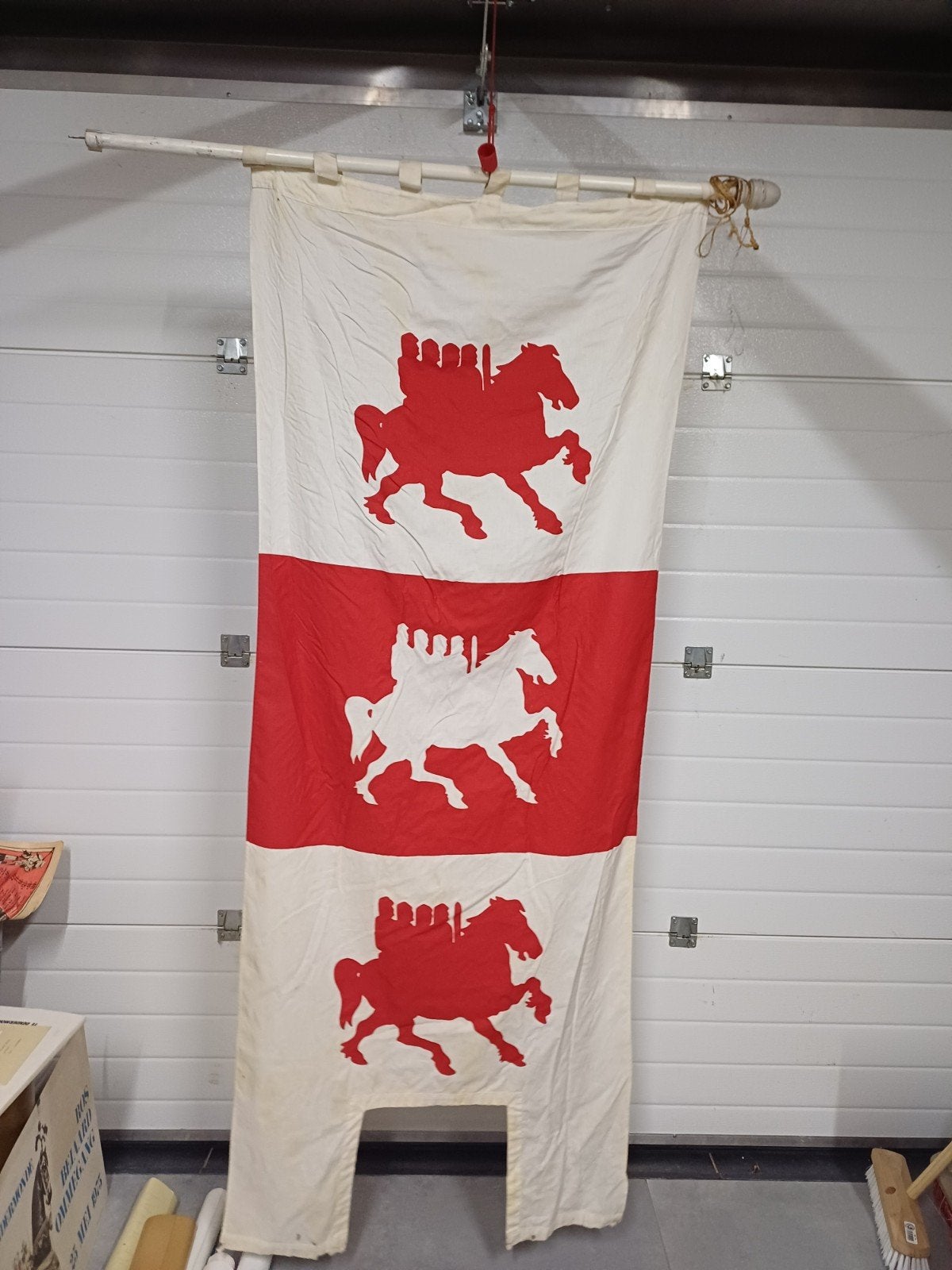 Wimpel / Vlag Dendermonde Ros beiaard, Ophalen