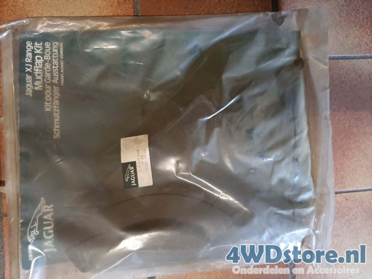 Jaguar XJ6 Front Mud Flap Kit 1980 - 1987 Series III JLM9508, -, -, Nieuw, Ophalen of Verzenden
