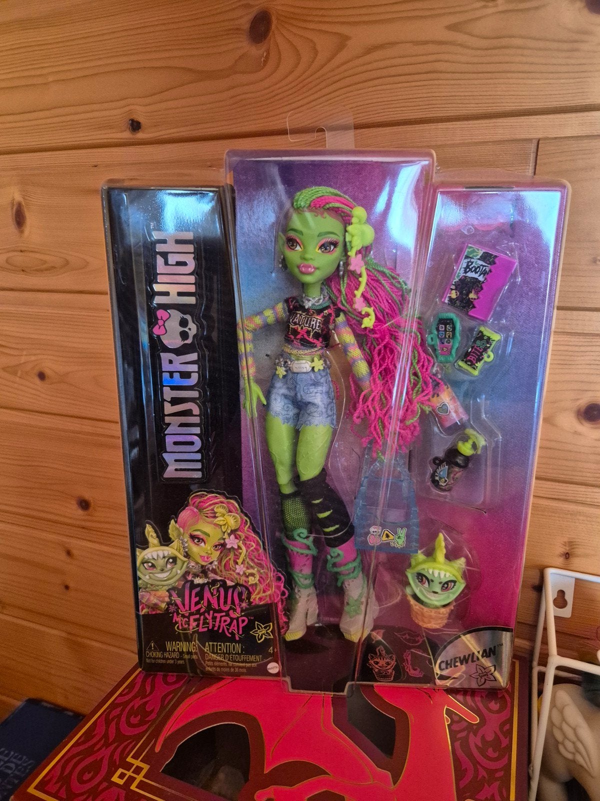 Monster high venus mcflytrap in doos nieuw, Verzamelen, Poppetjes en Figuurtjes, Ophalen of Verzenden