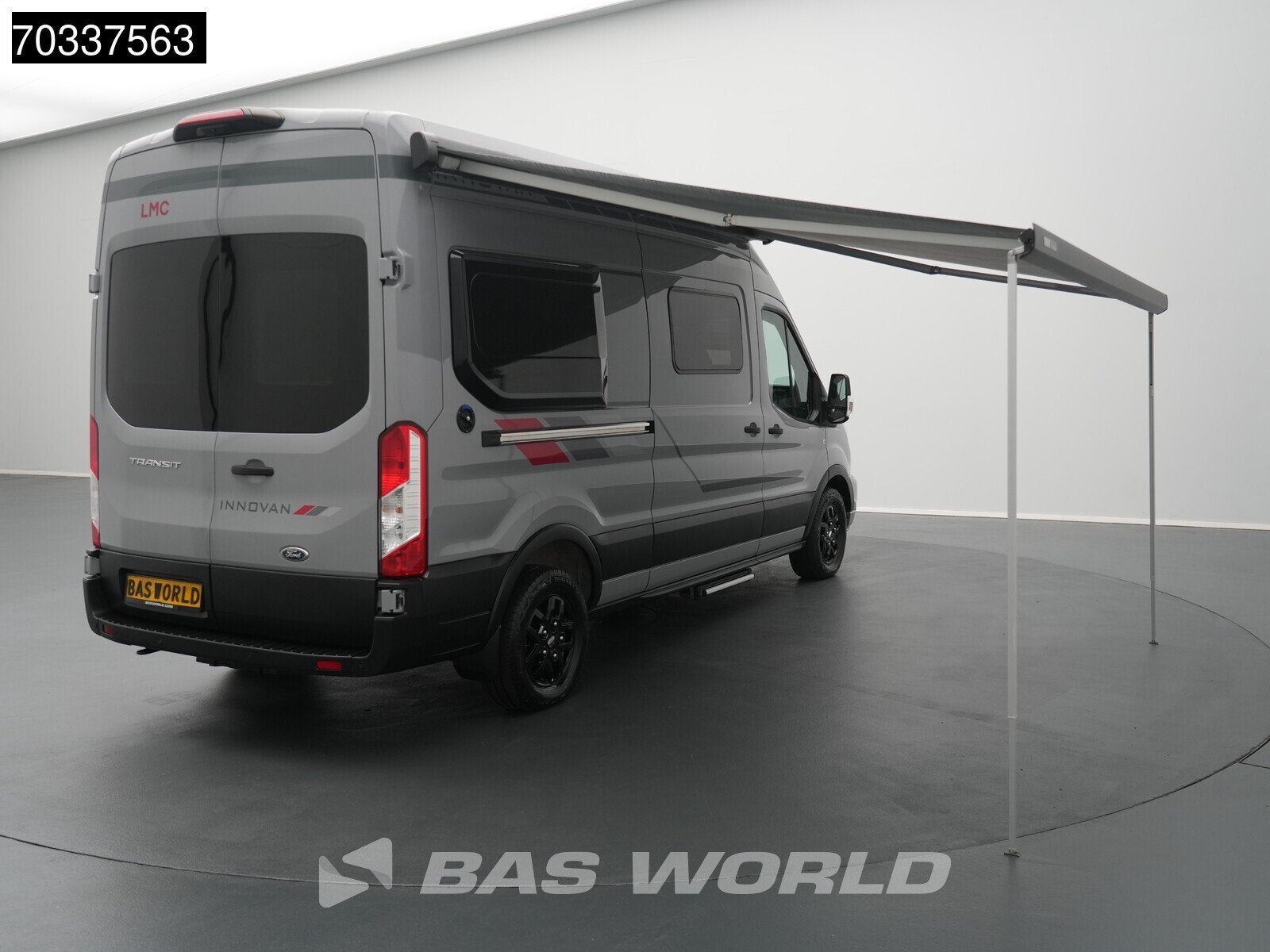 Ford Transit 130pk New! LMC Camper INNOVAN 590 Thule Vaste L, Caravans en Kamperen, Caméra de recul, Tot en met 2, 6 tot 7 meter