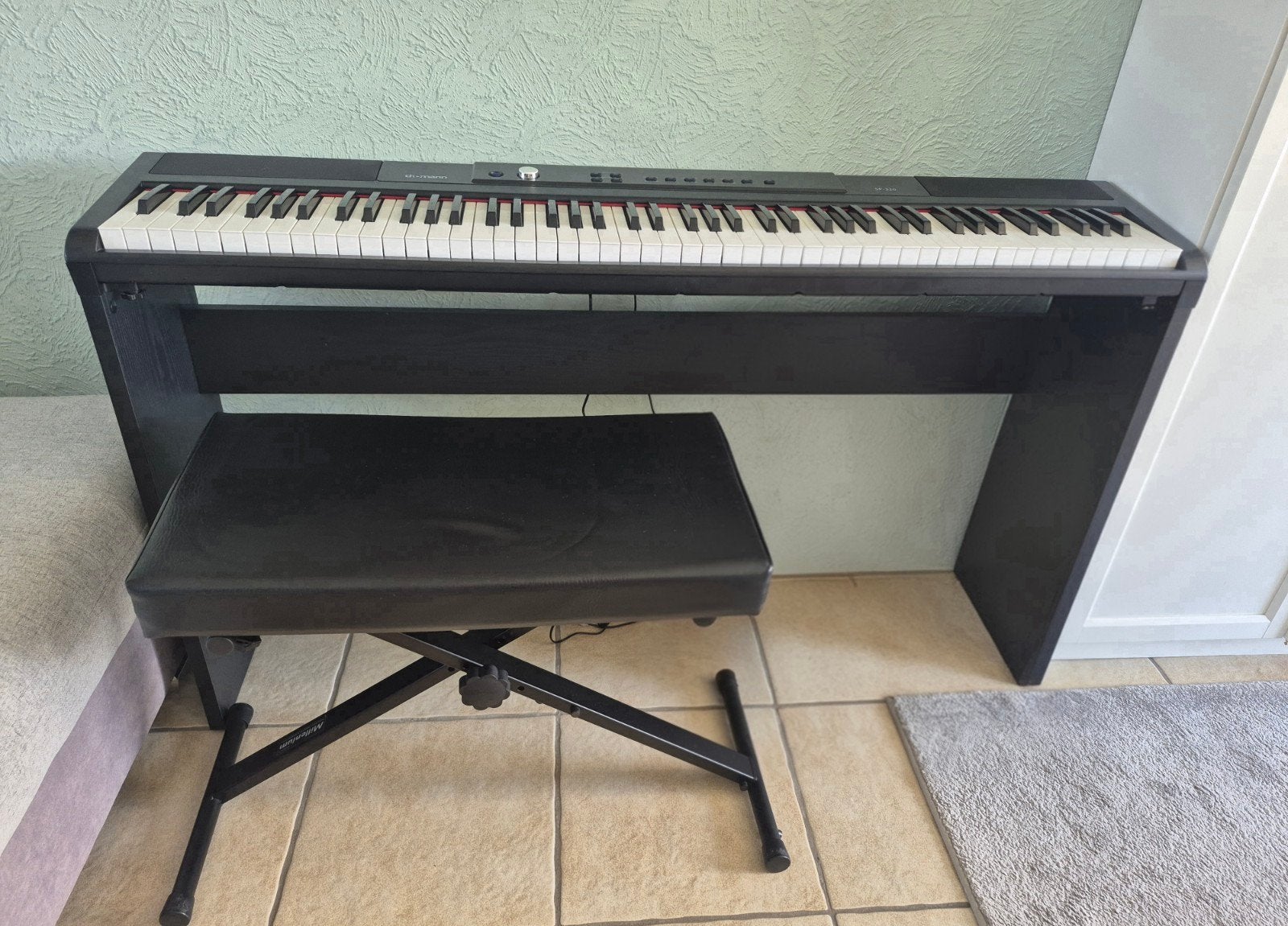 Piano met bankje, Enlèvement, Piano