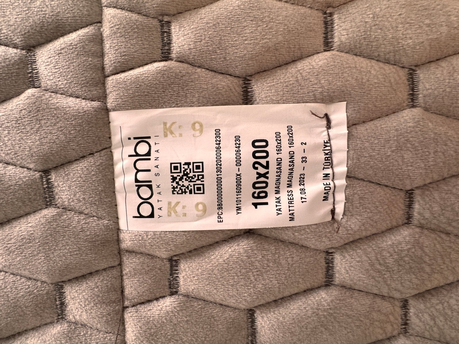 160X200 matelas ,Lit avec sommier à rangement, Enlèvement, Comme neuf