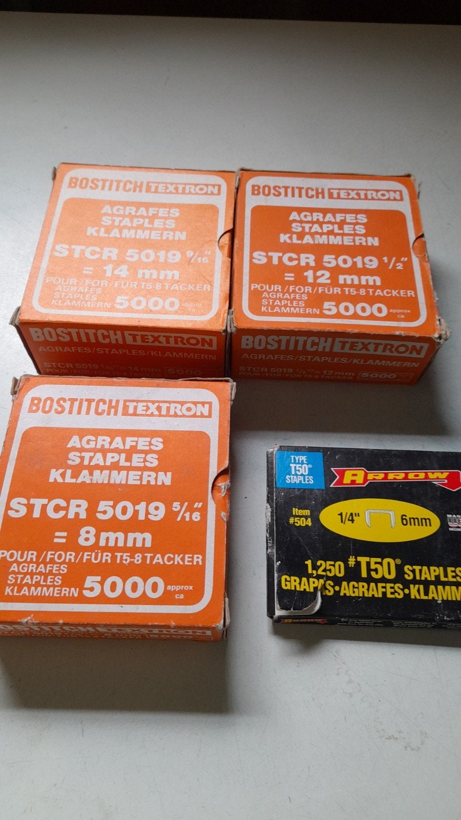 agrafes 5, 8 , 12 mm, Collections, Boîte en métal, Enlèvement