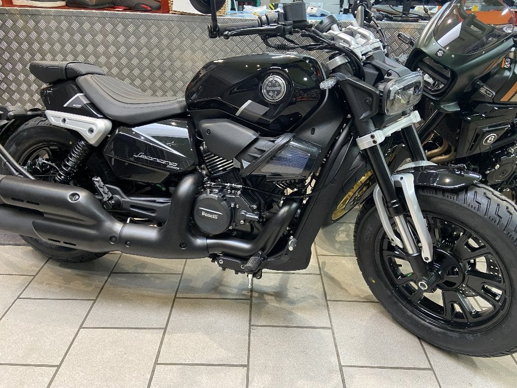 BENELLI LEO400 BOBBER BLACK (Op stockmotorfiets), Nieuw, Bedrijf, Toermotor, 385 cc