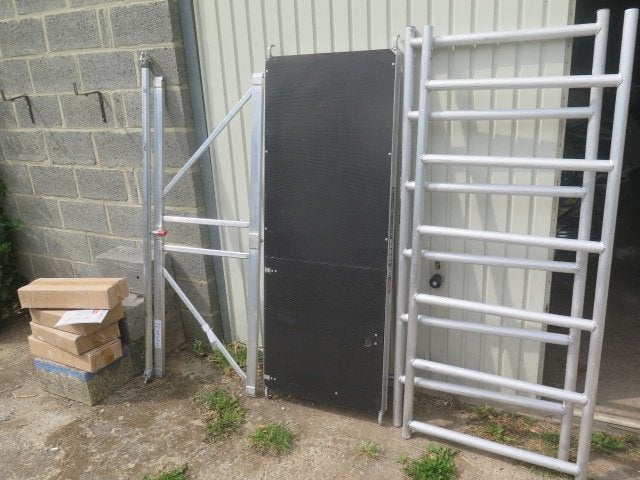 Altrex rs 34 pro steiger, Doe-het-zelf en Bouw, Ladders en Trappen, Nieuw, Ladder, 2 tot 4 meter, Opvouwbaar of Inschuifbaar, Ophalen