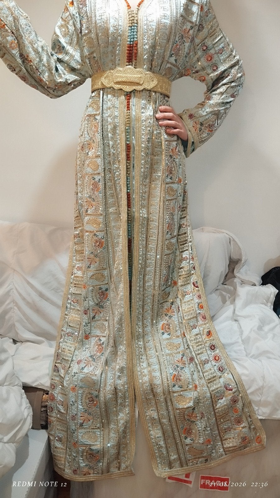 takchita à louer, Enlèvement