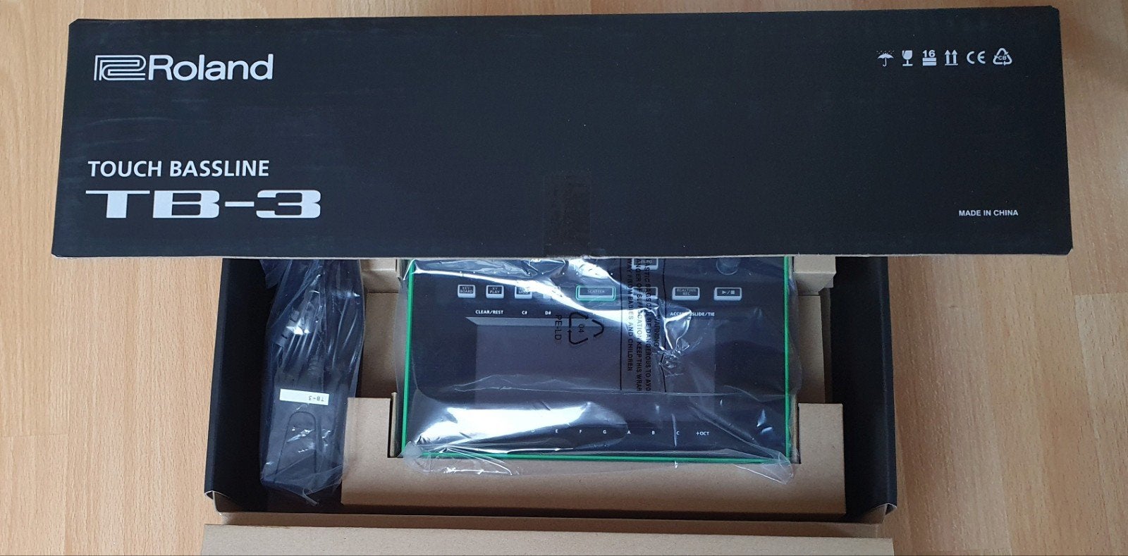 Roland Aria TB-3 (boîte d'origine, chargeur, USB), Musique & Instruments, Enlèvement, Comme neuf, Roland