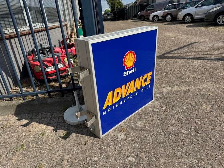 Shell Advance Motorcycle Oils Lichtbak Reclamebord