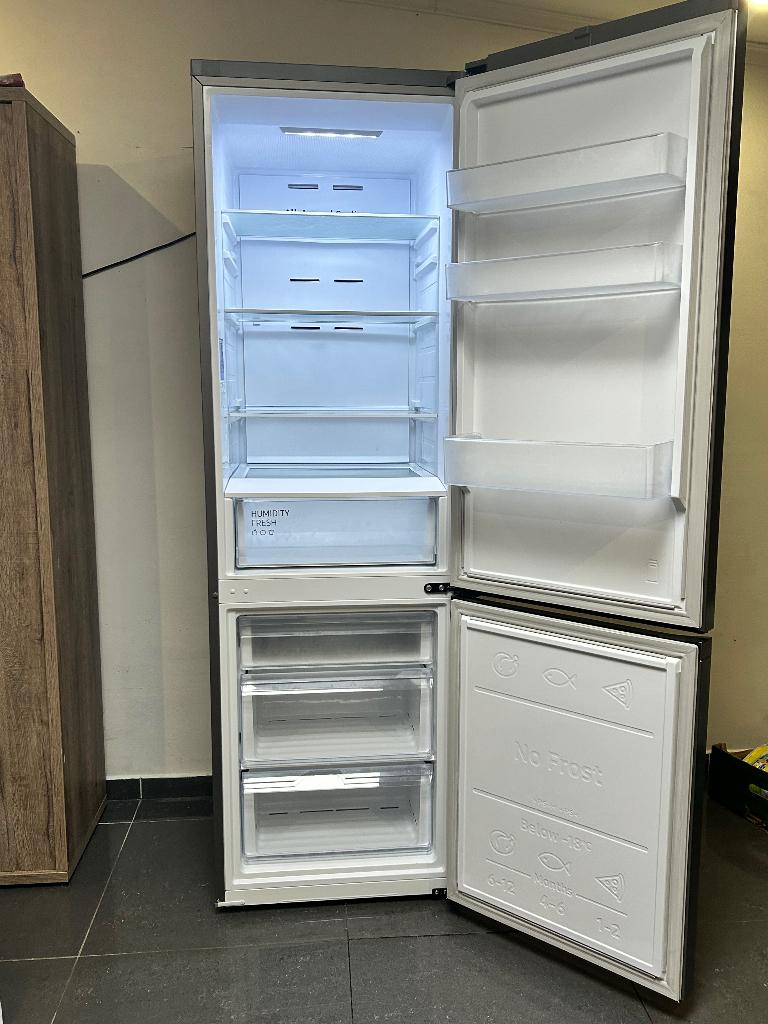 Frigo Samsung à vendre, Electroménager, Enlèvement, Comme neuf, Avec compartiment congélateur, 160 cm ou plus
