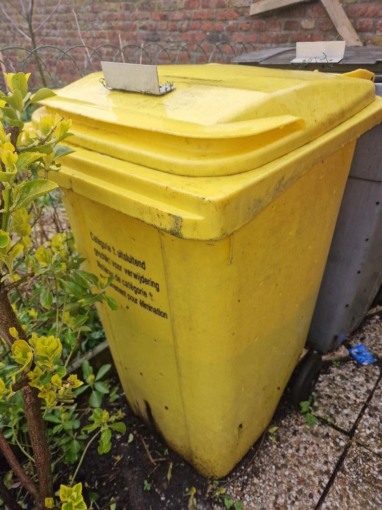 Contenaire poubelle ou composte A retirer sur Mouscron, 40 litres ou plus, Enlèvement, Utilisé, Autres matériaux